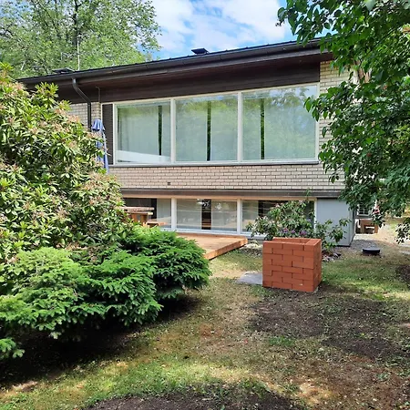 別荘 Family House Kupittaa Diplomat, Sauna, Garden, Whole House For トゥルク